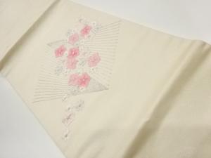 銀駒刺繍変わり色紙に花々散らし模様開き名古屋帯（額縁仕立て）